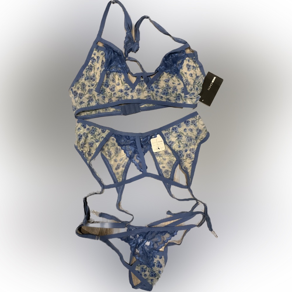 NWT 3 piece set.